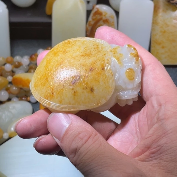 和田玉（糖玉）未镶嵌摆件小****生