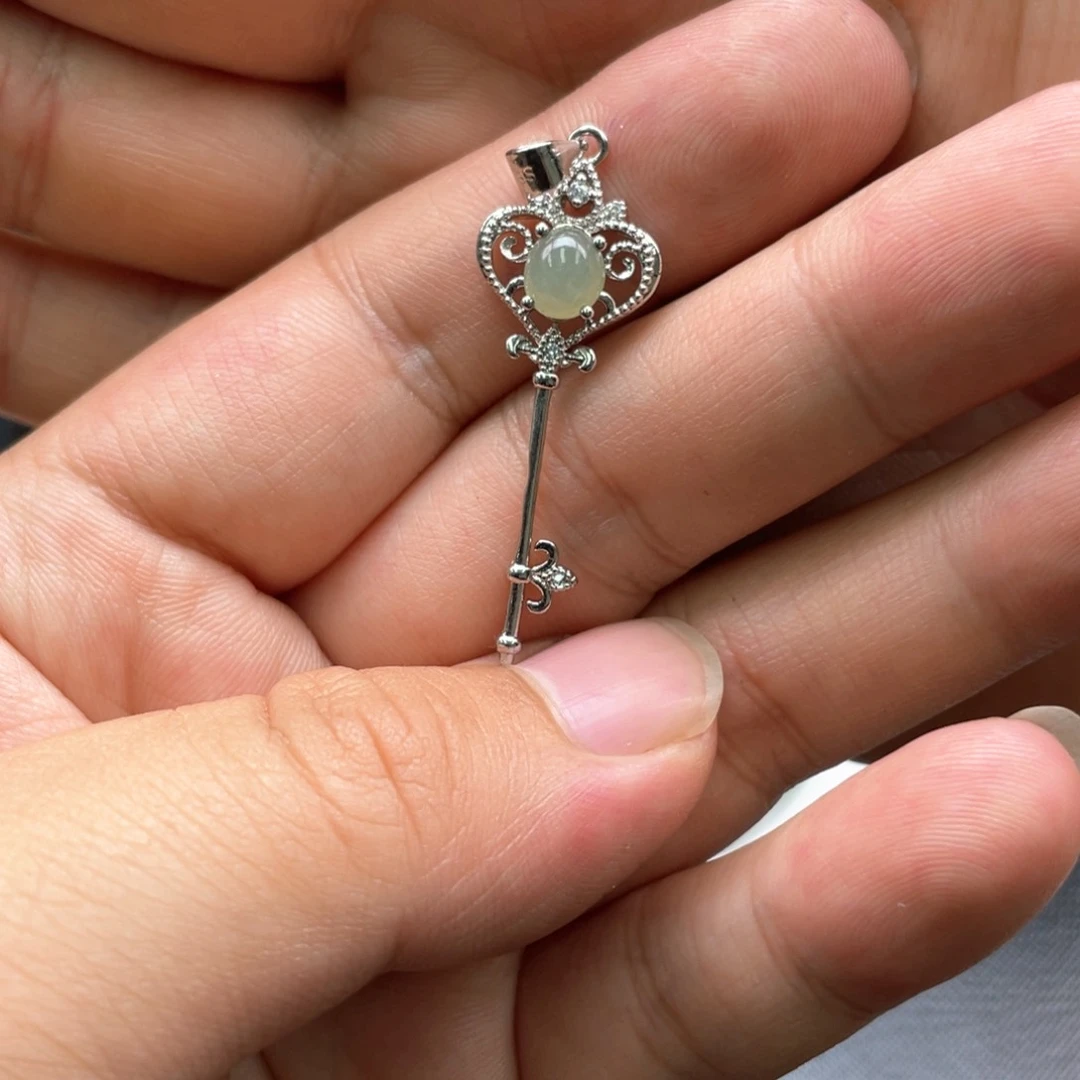 翡翠颈饰银S925镶嵌开*椰