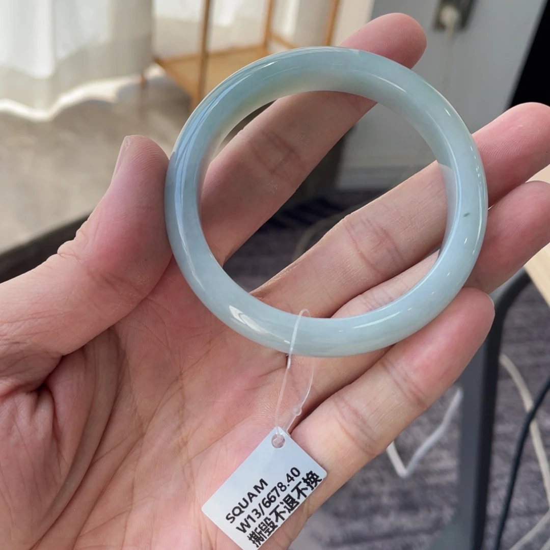 翡翠手镯未镶嵌手镯