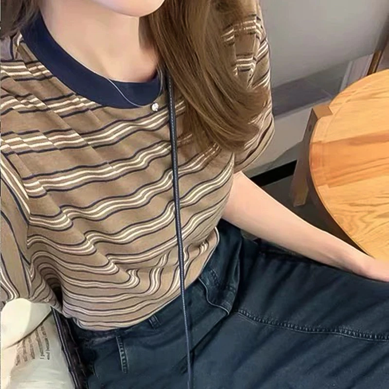 Julychee Chao显白肌理感立体双色织条纹短袖T恤