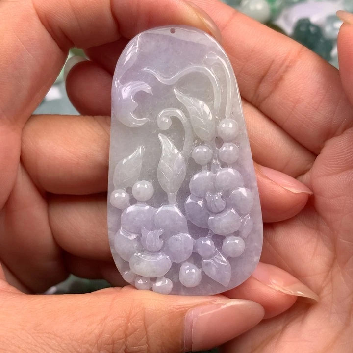 翡翠未镶嵌颈饰淡****宜