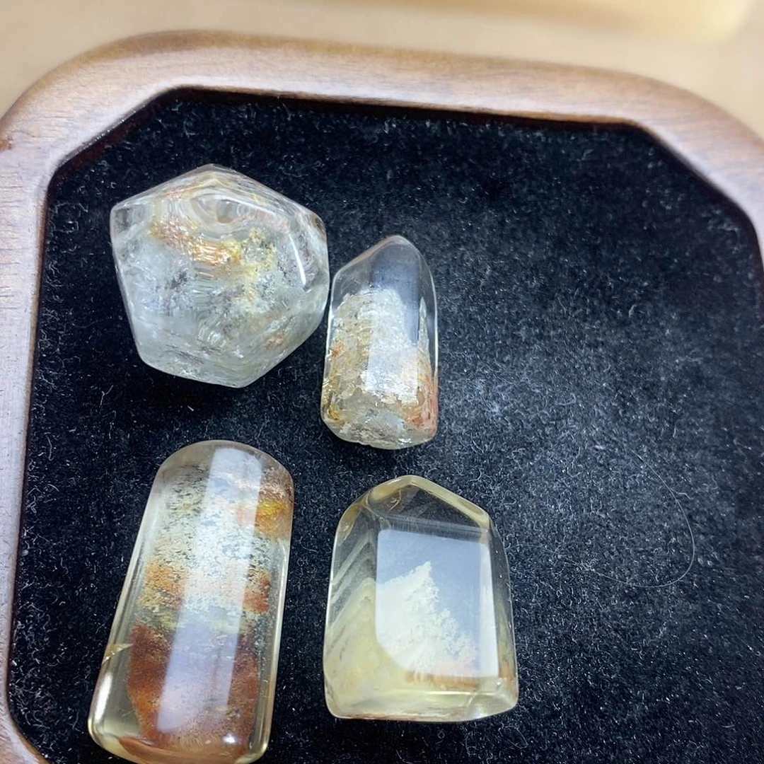 未镶嵌颈饰水晶帅*王水晶