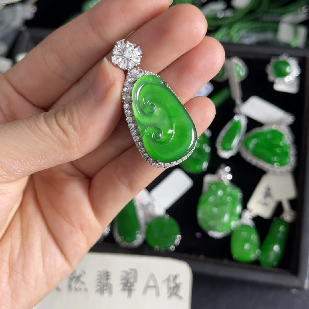 翡翠银S925镶嵌戒指如意吊坠