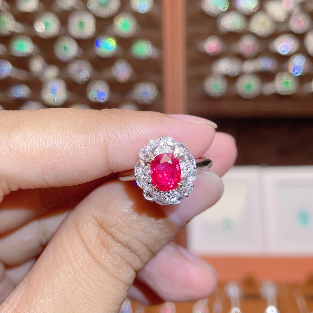 戒指红宝石18K金镶嵌1.05ct 无烧鸽血