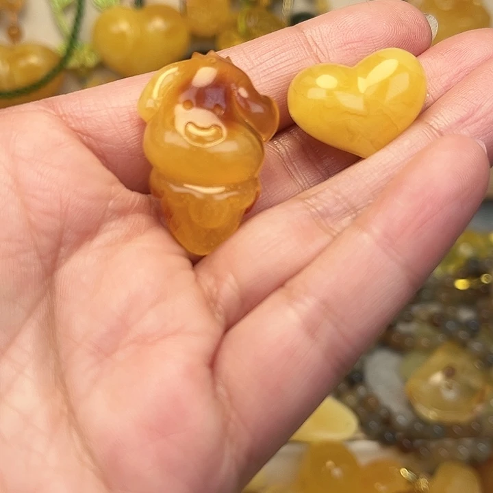 蜜蜡颈饰未镶嵌栀**开蜜蜡