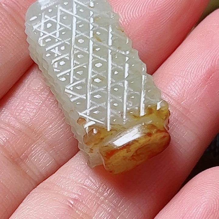 隆***锋和田玉（糖玉）未镶嵌挂件