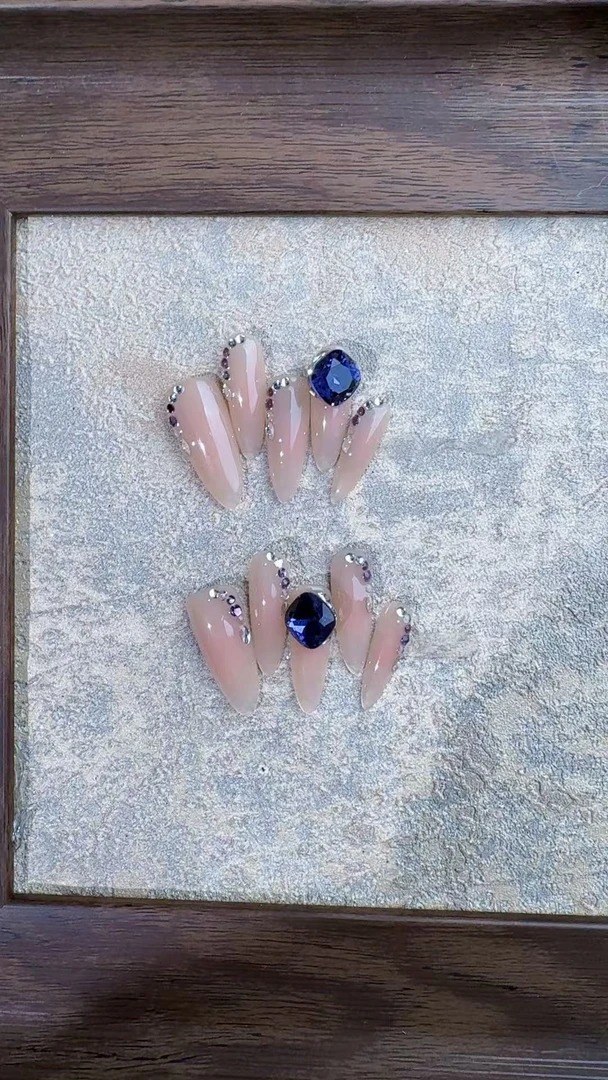 碧波跃影——东洲钻手工穿戴甲美甲大钻