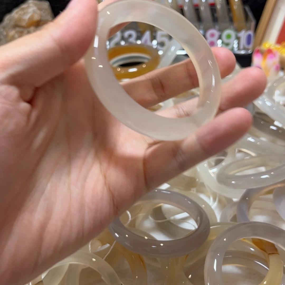 手镯玛瑙/玉髓未镶嵌春9