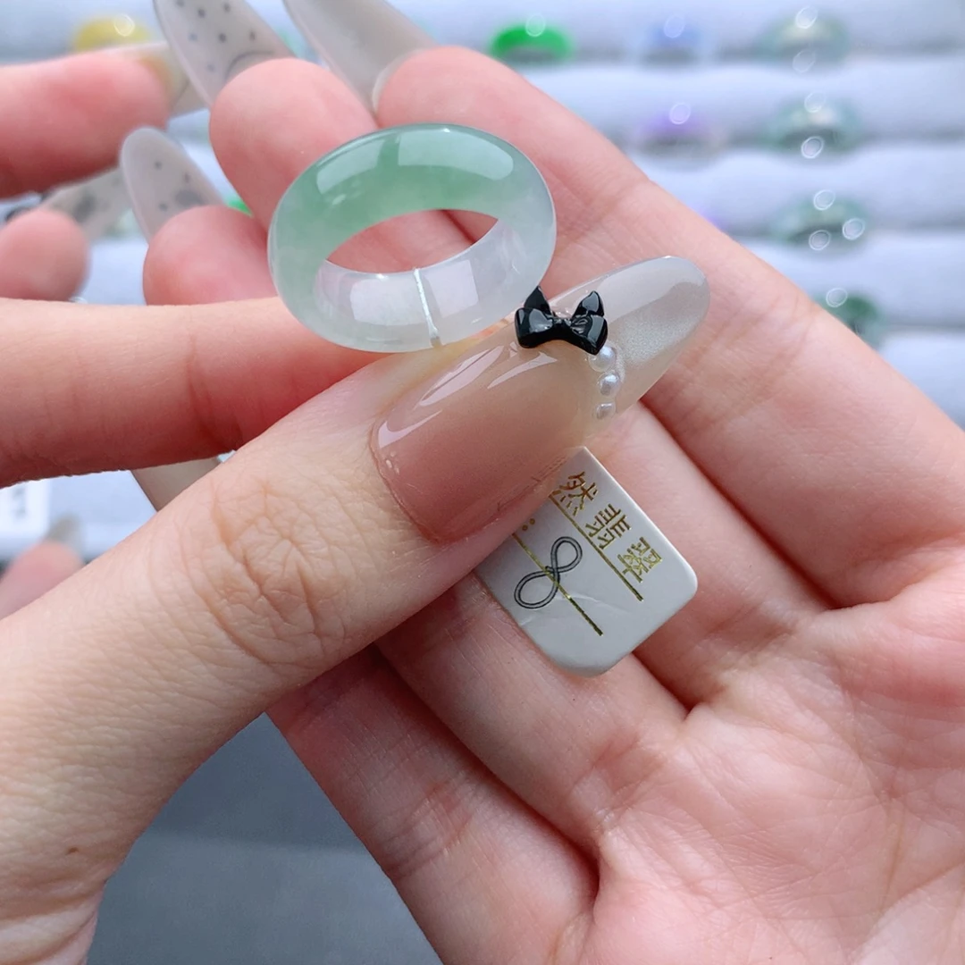翡翠未镶嵌戒指戒指