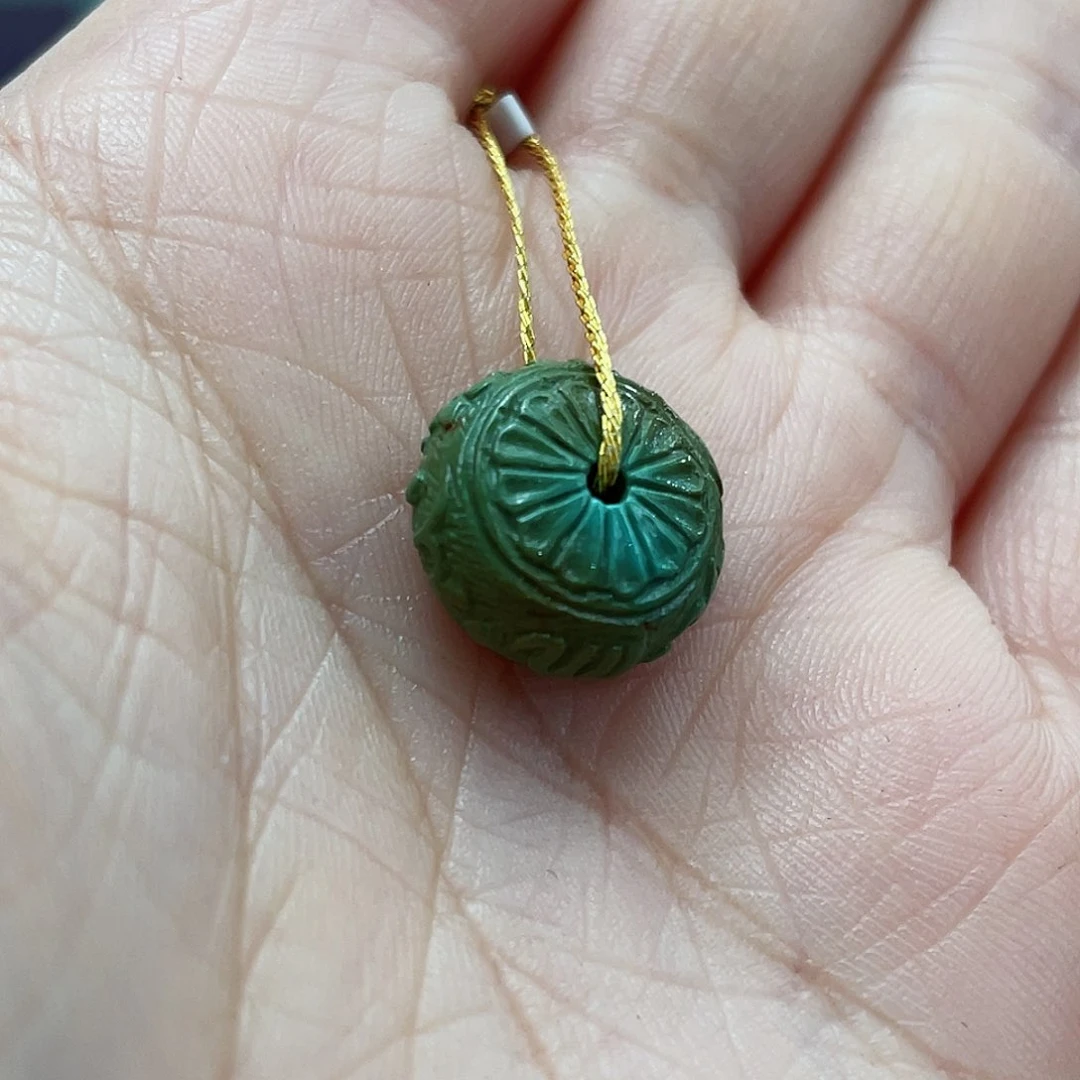 绿松石颈饰未镶嵌