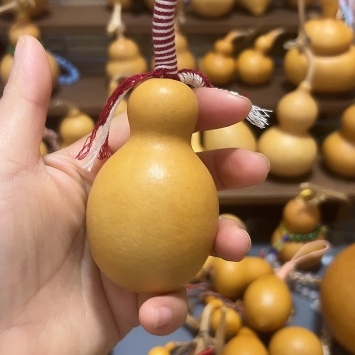 灯泡梨葫芦手把件