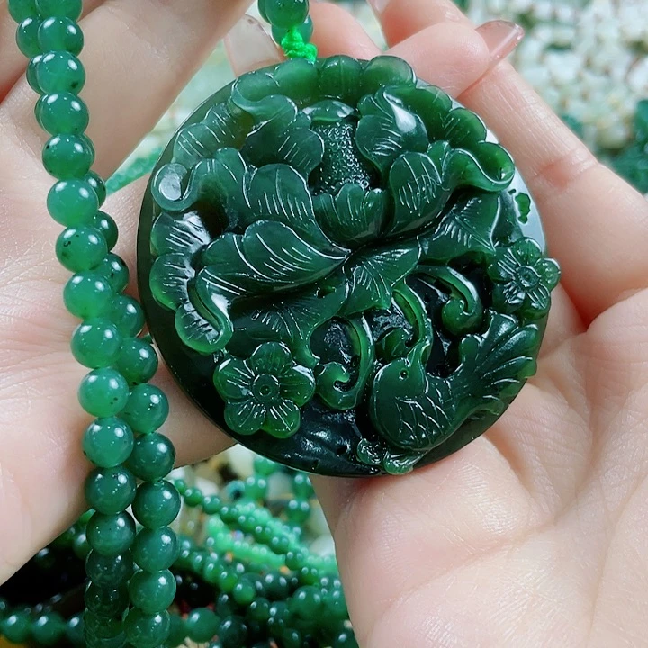 颈饰未镶嵌和田玉