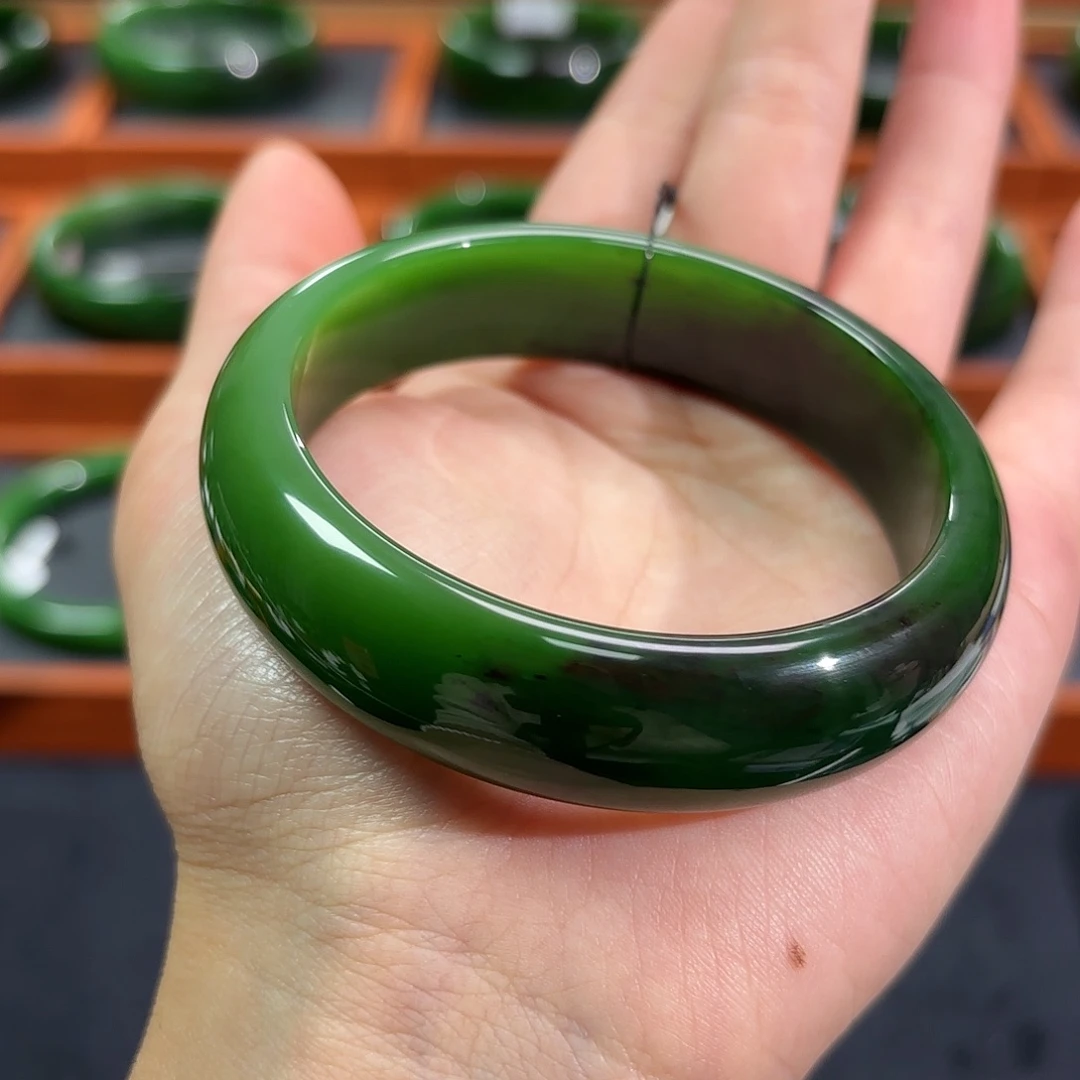 和田玉（碧玉）未镶嵌手镯红皮辣阳绿5758