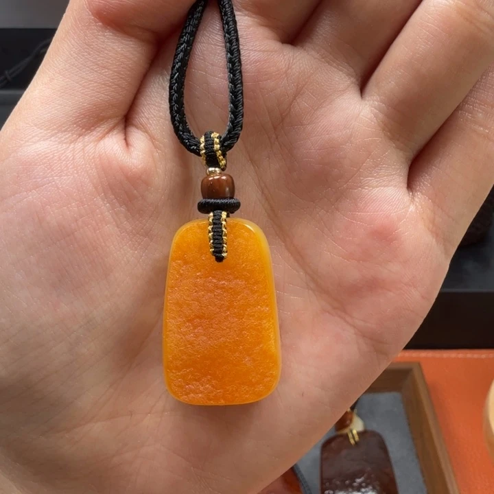 蜜蜡未镶嵌吊坠(赠链)