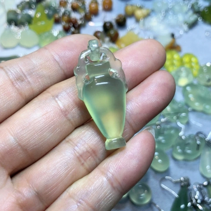 【闪购商品】蛇纹石玉手牌未镶嵌