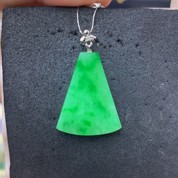 翡翠18K金镶嵌手链翡翠