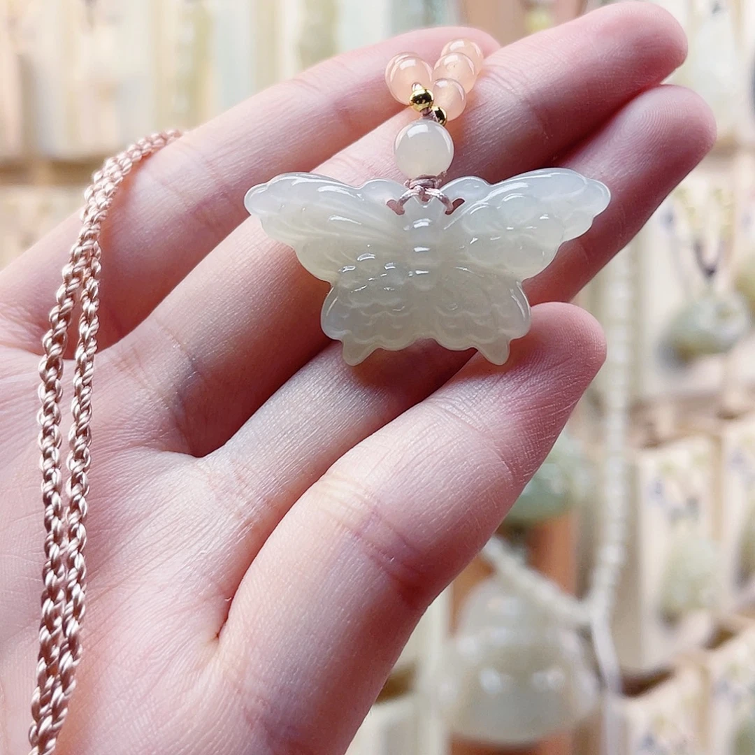 和田玉未镶嵌吊坠(赠链)