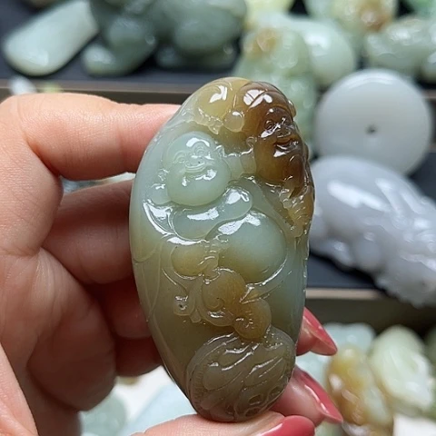 和田玉未镶嵌颈饰木*