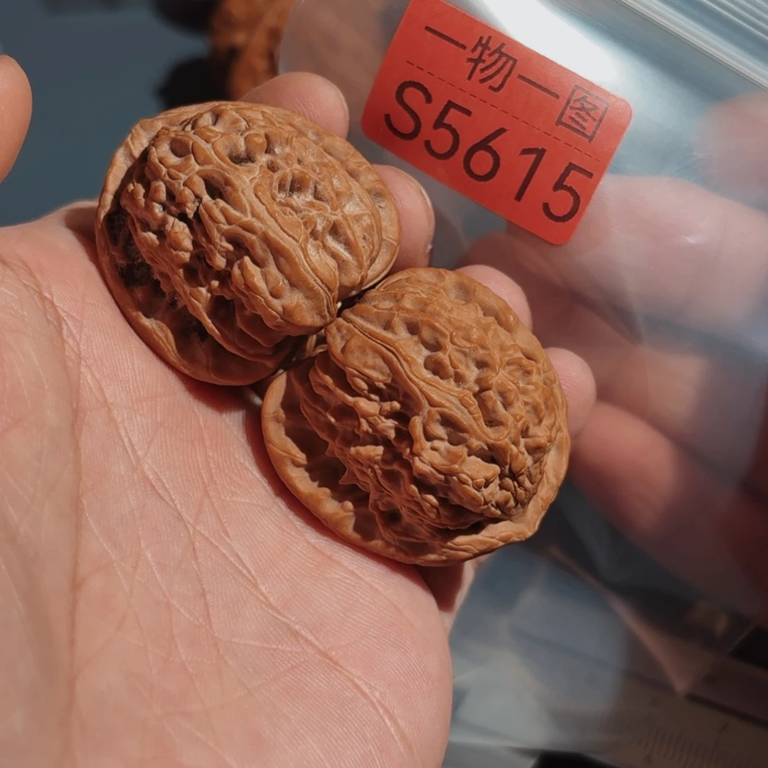 文玩核桃把件三角白