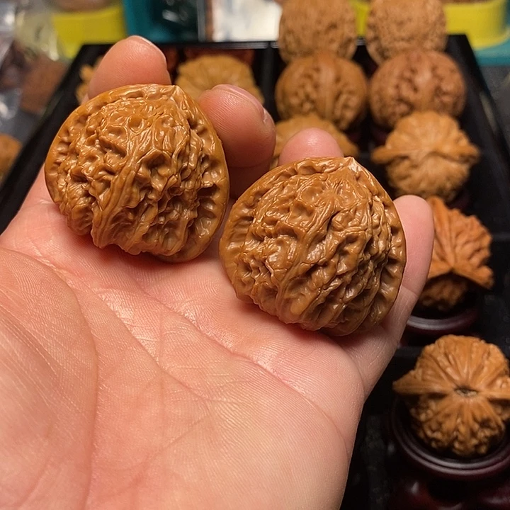 文玩核桃把件39尺三角白