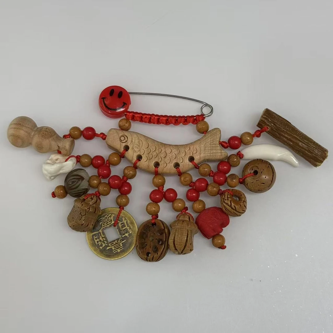 桃木鱼排别针*（多样性单个发货）