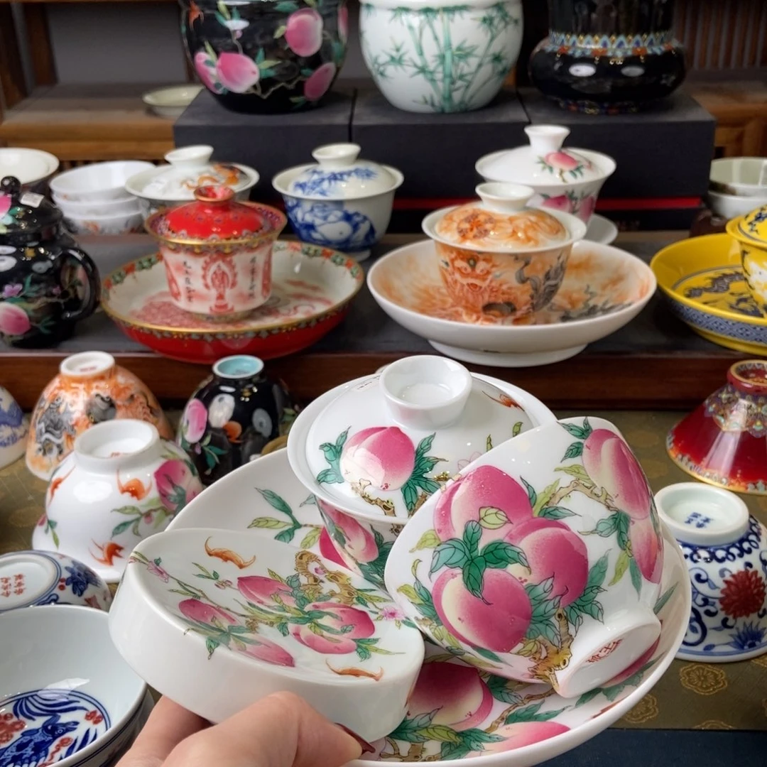 爱**莓陶瓷艺术家的作品是一个非常