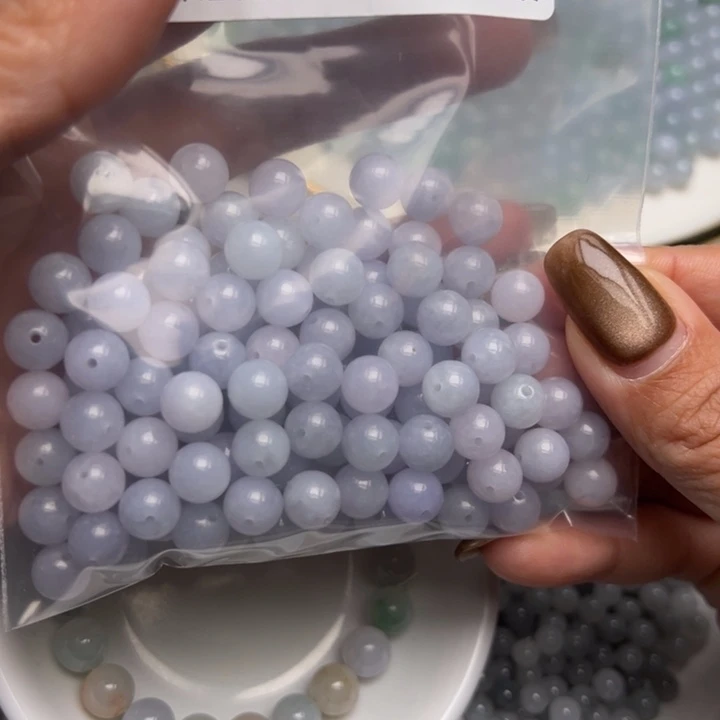 百***盈翡翠未镶嵌颈饰翡翠