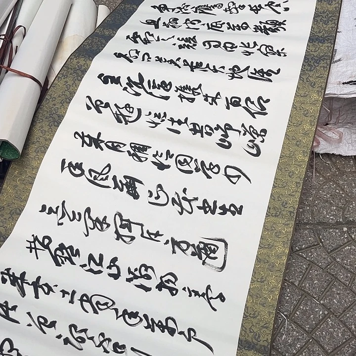 摆件，轴坏，破损，水渍都是正常的