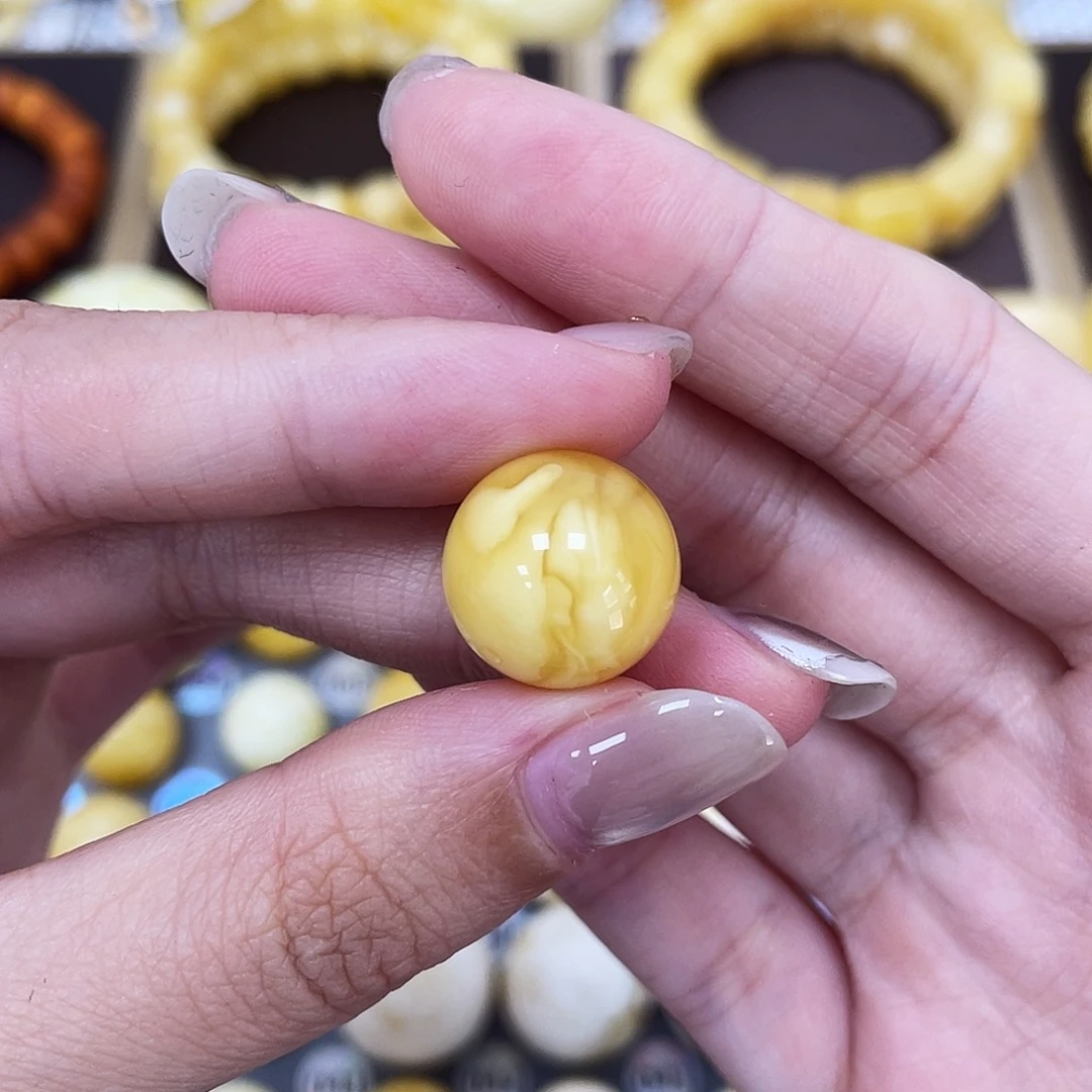 琥珀未镶嵌裸石14.5mm瑕099