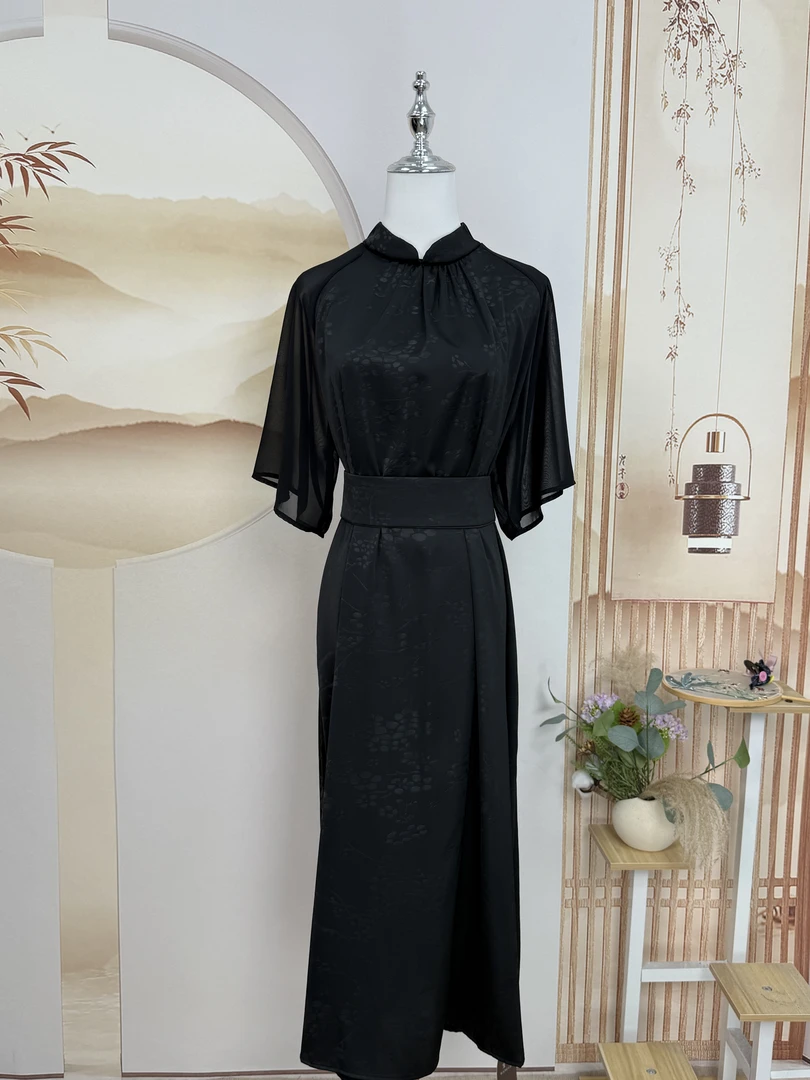 127松柏书院黑色腰封点纹旗袍