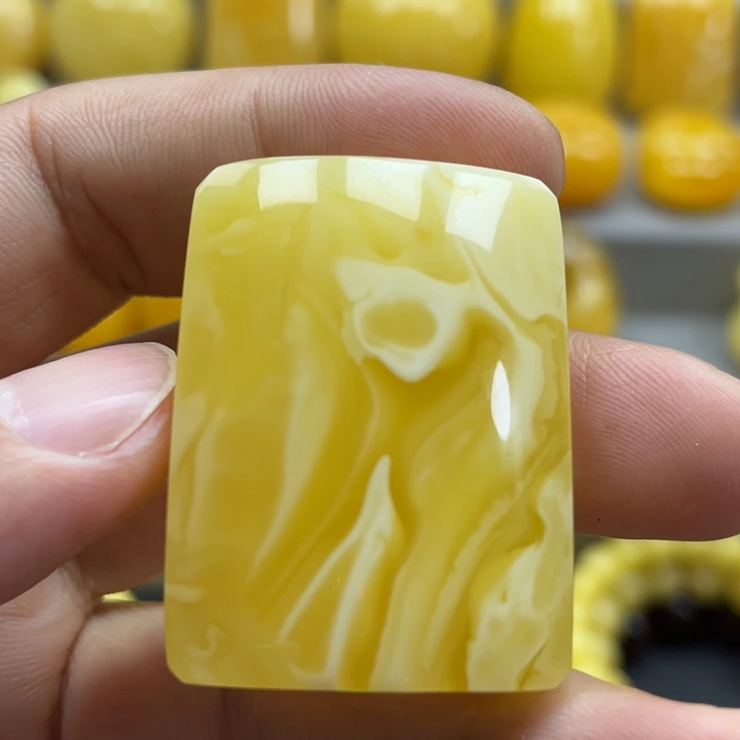 蜜蜡未镶嵌珠宝奇石