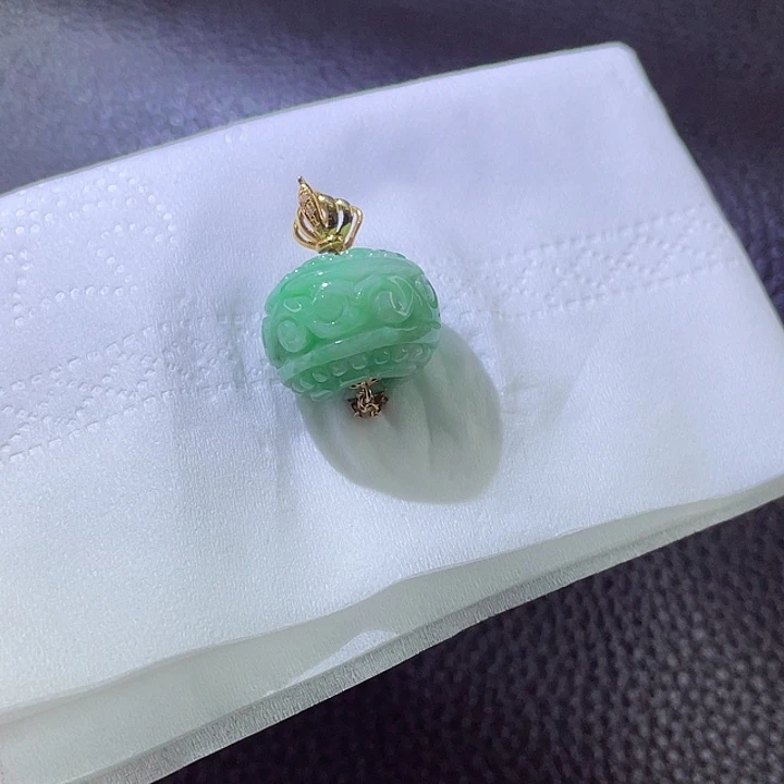 翡翠颈饰18K金镶嵌翡翠