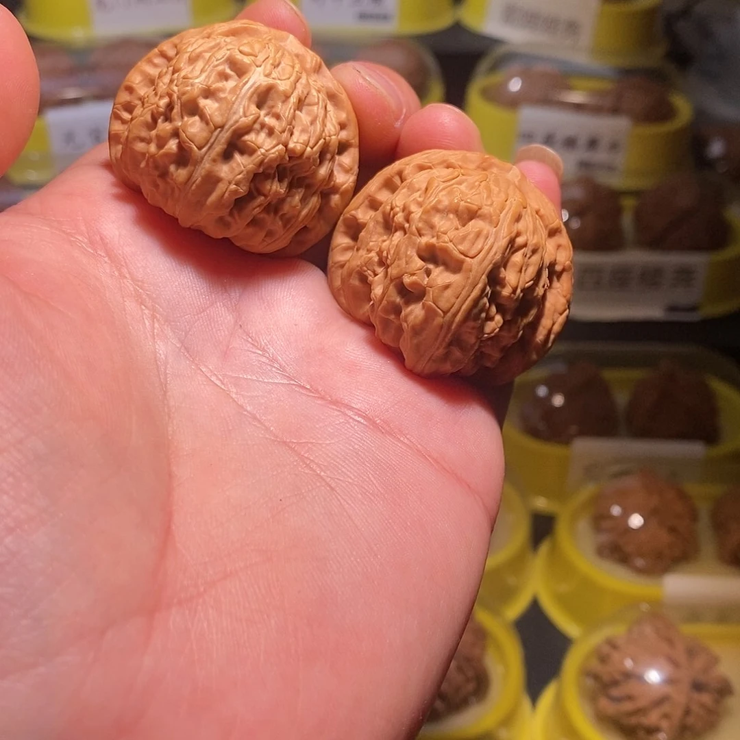 文玩核桃吊坠39白狮子