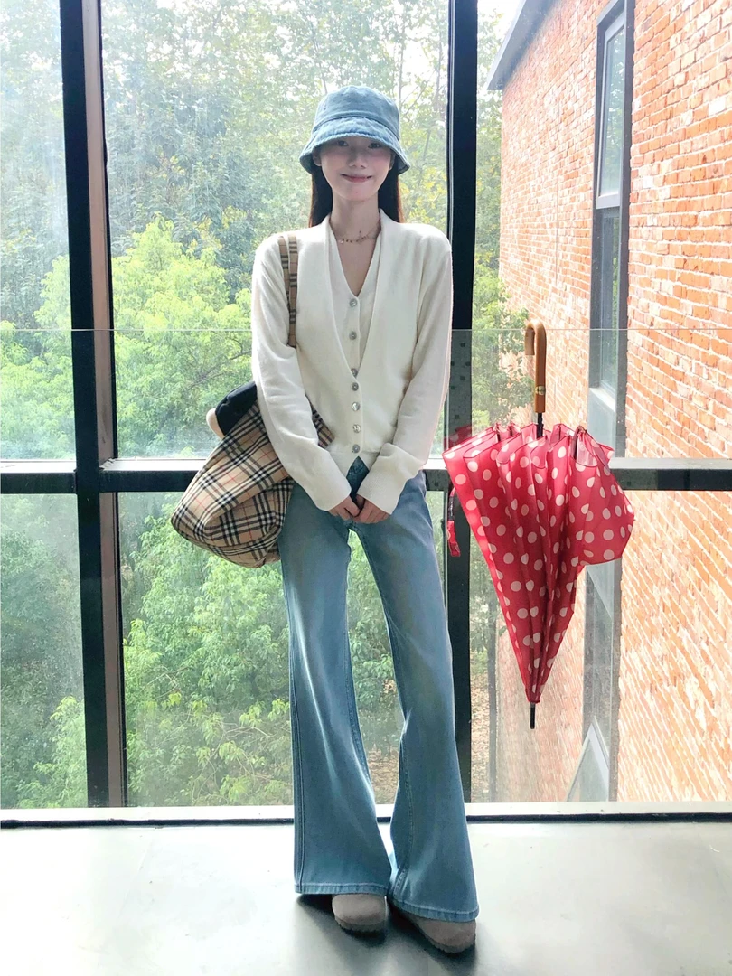 秋季针织常规款薄款毛针织衫假两件复古设计感气质修身牛仔裤女装