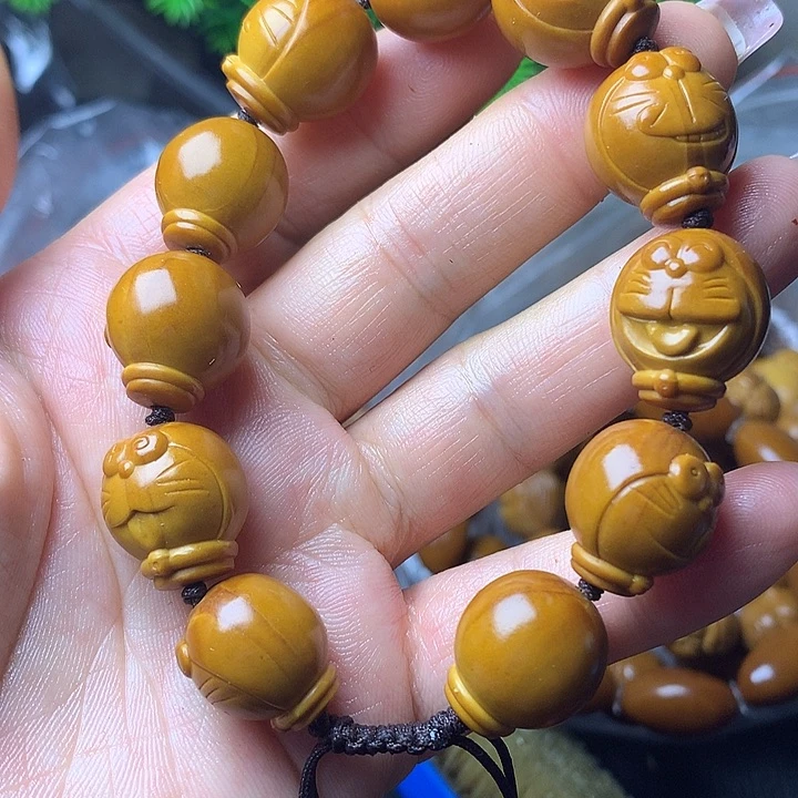 R***a橄榄核雕刻多啦一梦