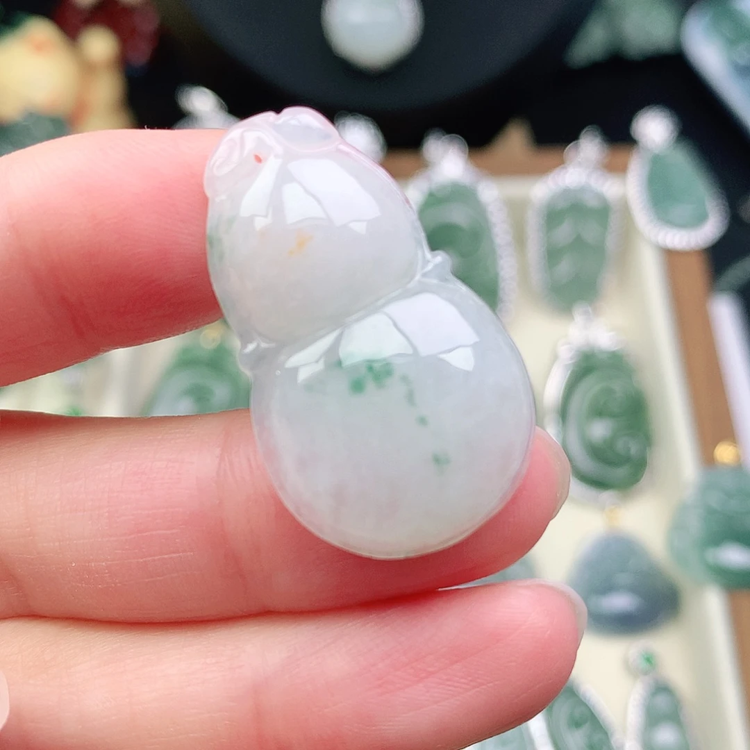 翡翠未镶嵌颈饰吊坠