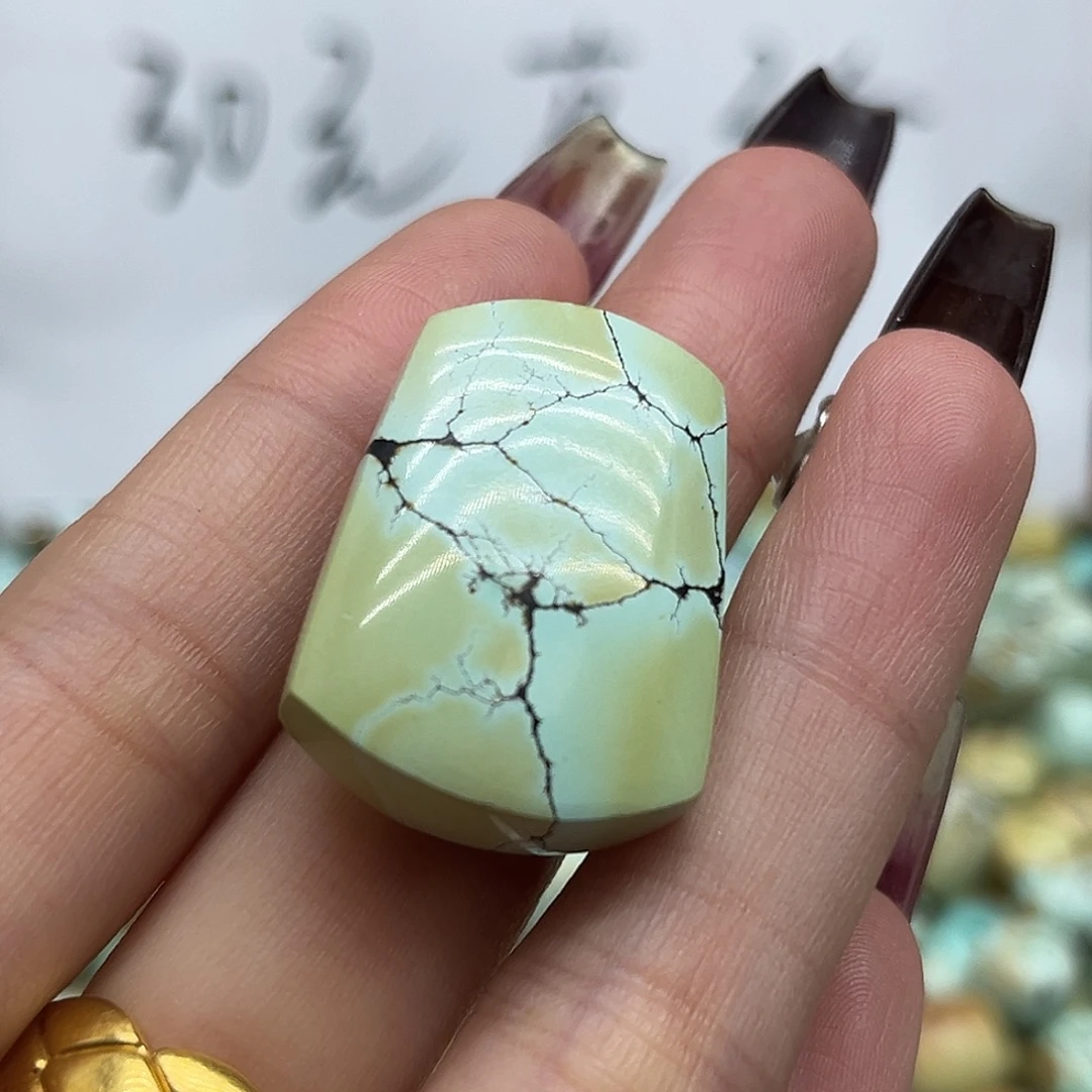 婷***婷绿松石未镶嵌珠宝奇石