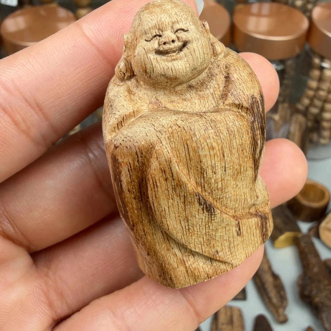 沉香沉香碎屑文莱弥勒佛 7.1 克