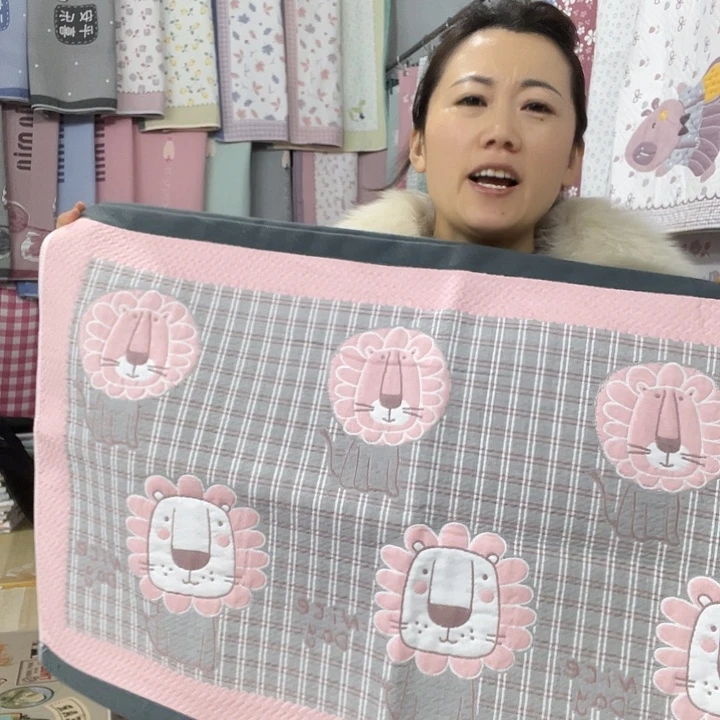 棉处理黑色小狮子