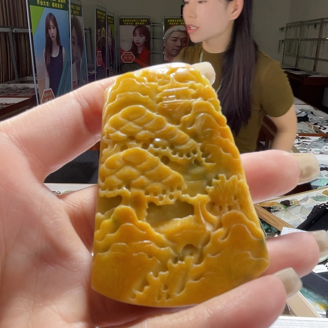 翡翠未镶嵌颈饰一