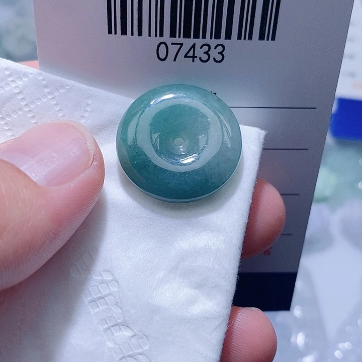 翡翠未镶嵌颈饰天光墟翡翠市场现金代购