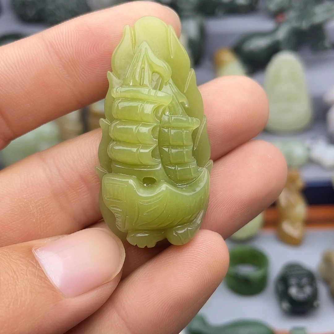 和田玉未镶嵌挂件