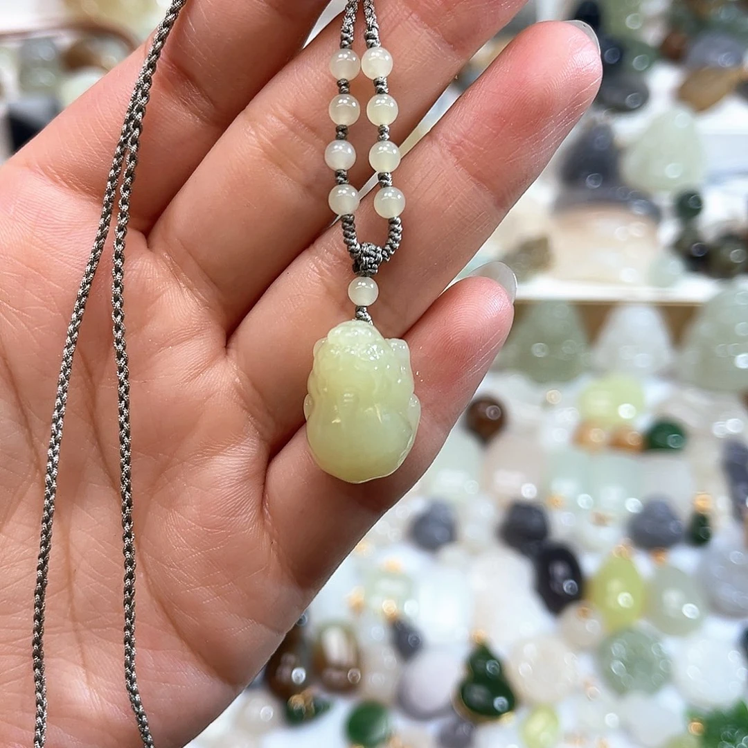 和田玉未镶嵌吊坠(赠链)多*妈