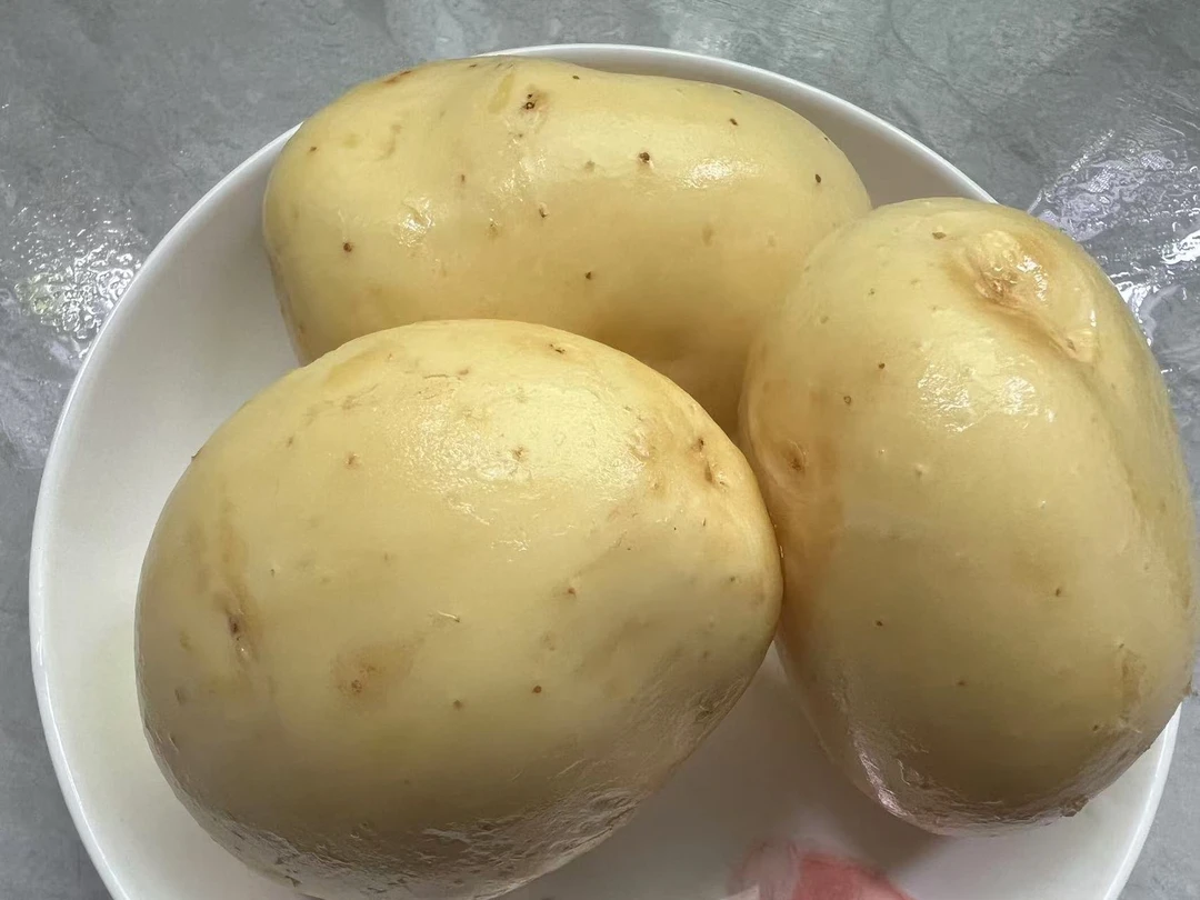 贵州遵义新鲜现挖土豆马铃薯农家自钟
