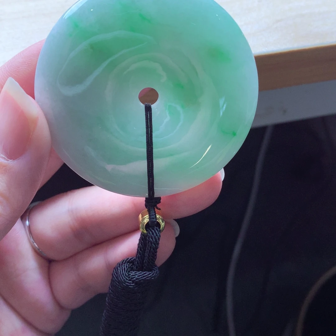 翡翠颈饰未镶嵌吊坠