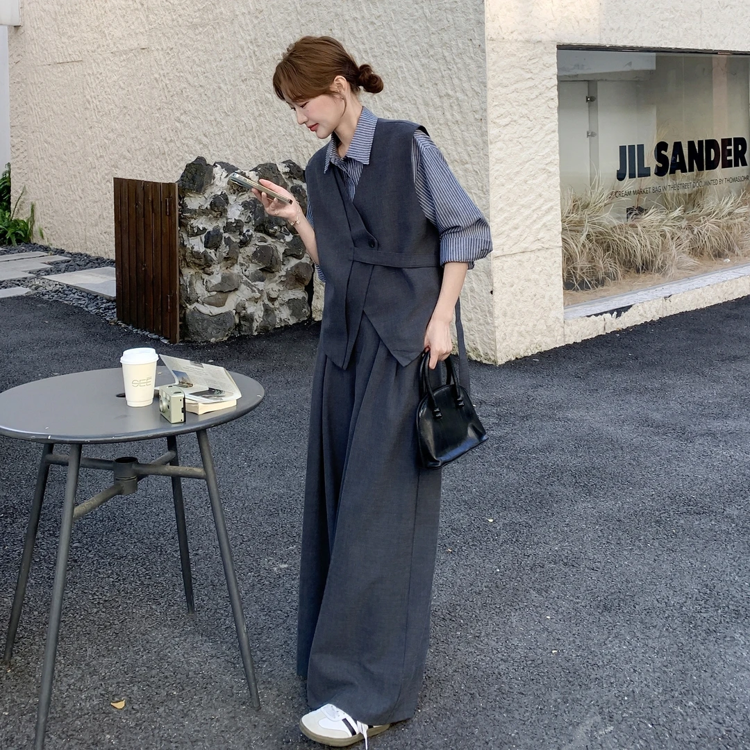 法式高级感休闲百搭套装女秋季新款时尚条纹衬衫马甲休闲裤三件套