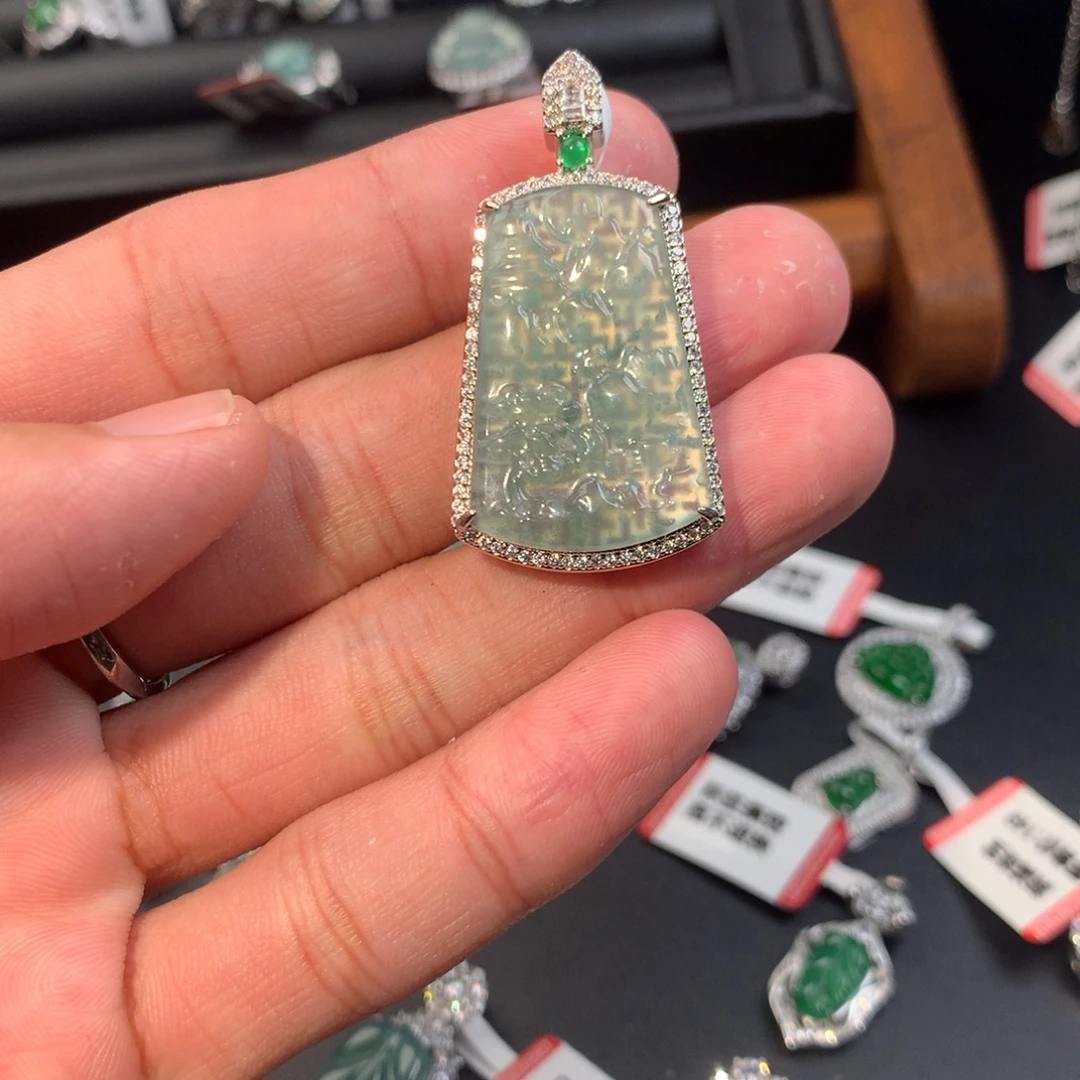 吊坠(不含链)未镶嵌翡翠
