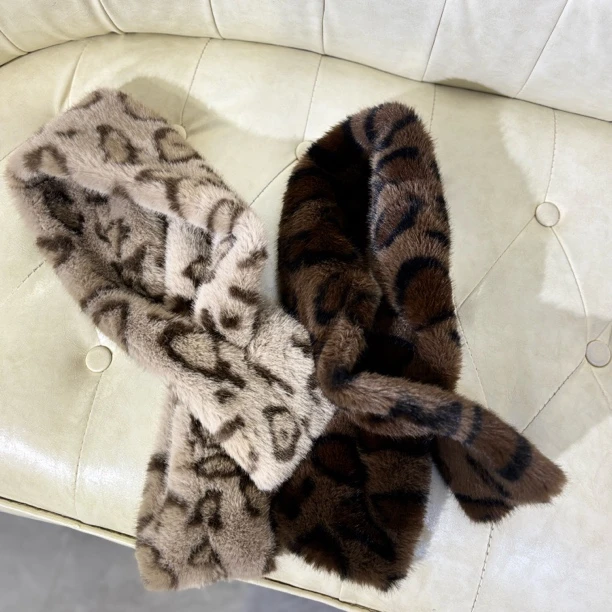 百搭复古豹纹软毛毛围巾冬季围脖