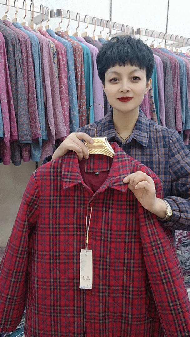 中老年妈妈春秋时尚格子翻领薄棉衬衣外套休闲舒适纯棉