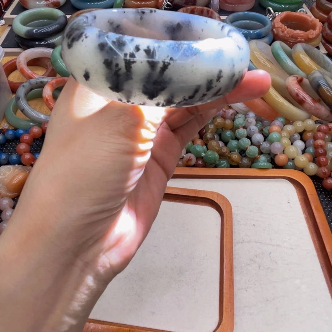 石英岩玉未镶嵌圈口60